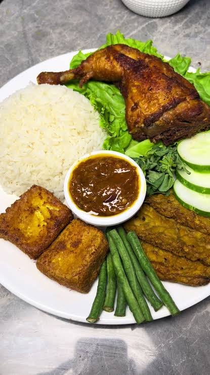 Ayam Goreng (Lalapan)
